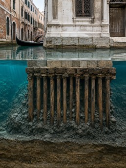 Cover of Mud, water and wood: The system that kept a 1604-year-old city afloat